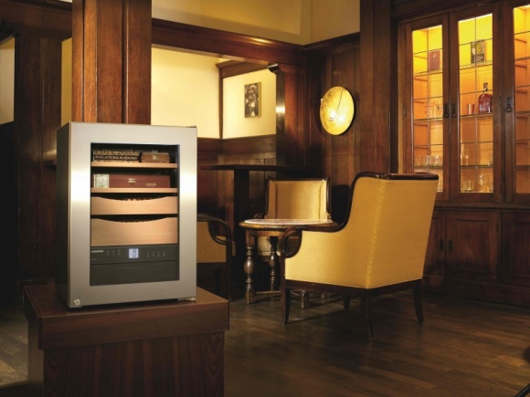Winiarka i humidor marki Liebherr – prezenty dla koneserów Dom, LIFESTYLE - Zakup oryginalnego prezentu, spełniającego oczekiwania osób ceniących jednocześnie ekskluzywność, unikatowość oraz funkcjonalność, nie należy do najłatwiejszych.