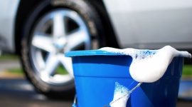 Porządki w aucie Dom, LIFESTYLE - Choć samochód można myć na kilka sposobów, najskuteczniejsze z reguły są najprostsze rozwiązania.