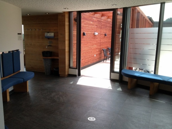 W poszukiwaniu optymalnych rozwiązań – nowe zaprawy klejowe do płytek marki code Dom, LIFESTYLE - Ceramika, terakota, kamionka czy fajans. Moda na płytki w domu nie przemija. Wręcz przeciwnie - ich producenci kilka razy w roku proponują nowe wzory, kształty i kolory. Bogata oferta daje nieograniczone możliwości aranżacyjne.