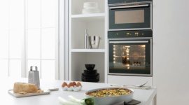 Włoska stylistyka sprzętów AGD marki Hotpoint Dom, LIFESTYLE - Co charakteryzuje Włochy? Świetny design – wysublimowany, klasyczny i elegancki. Sprzęty gospodarstwa domowego także mogą takie być – udowadnia to marka Hotpoint, która tworzy ergonomiczne, intuicyjne i bezpieczne, ale także stylowe produkty AGD.