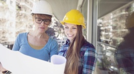 Nowość dla wygody tapicera i klienta Dom, LIFESTYLE - Häfele rozbudowuje ofertę okuć do mebli tapicerowanych. Listę nowości otwierają trzy warianty okucia do pozycjonowania zagłówków. Kompaktowe, szybkie w montażu wpływają korzystnie na proces produkcji mebli.