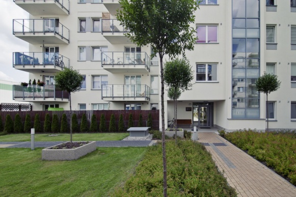 Większy wkład własny zmieni rynek nieruchomości? Dom, LIFESTYLE - Od stycznia zwiększy się wkład własny przy zakupie mieszkania na kredyt - minimalna wpłata będzie wynosić 15%. W 2017 roku poprzeczka wzrośnie o kolejne 5 punktów procentowych. Co to oznacza dla kupujących?