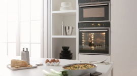 Kuchnia od święta Dom, LIFESTYLE - W trakcie świąt najważniejszym pomieszczeniem w naszym domu, obok salonu z choinką, jest kuchnia. To w niej powstają wyjątkowe potrawy, bez których nie wyobrażamy sobie Bożego Narodzenia. Warto więc, aby przestrzeń ta była funkcjonalna i dobrze wyposażona.