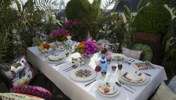 Parada motyli na wiosnę i porcelana Vista Alegre Dom, LIFESTYLE - DŁUGA showroom to nowa przestrzeń otwarta w samym centrum Warszawy dla wszystkich, którzy lubią pięknie żyć i otaczać się wyjątkowymi przedmiotami. Króluje tu wysmakowane wzornictwo i niepowtarzalny styl tak ostatnio pożądany przez miłośników dobrego smaku.