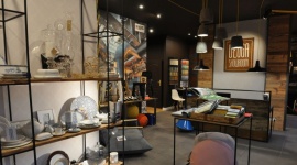 DŁUGA SHOWROOM - tu liczy się wnętrze Dom, LIFESTYLE - Coś dla zmysłów i coś dla ducha. Wyjątkowe produkty, profesjonalne usługi i coś specjalnego .... to wszystko znajdziecie pod adresem Długa 8/14 lok. 67 w Warszawie.