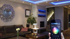 Inteligentne domy. Na to stawiają deweloperzy Dom, LIFESTYLE - Krajowi deweloperzy coraz chętniej korzystają z nowoczesnych systemów zarządzania mieszkaniem i domem. Takich rozwiązań oczekuje już 2/3 Polaków. Inteligentna automatyka daje komfort i bezpieczeństwo, ale zalet jest dużo więcej.