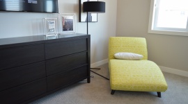 Jaka wykładzina na ogrzewanie podłogowe? Dom, LIFESTYLE - Ogrzewanie podłogowe coraz częściej staje się elementem wyposażenia polskich domów. Jednak każdy, kto chciałby stąpać po własnej, ciepłej podłodze, musi też zdecydować, czym ją pokryje. Czy wykładzina może być w takim przypadku dobrym rozwiązaniem?