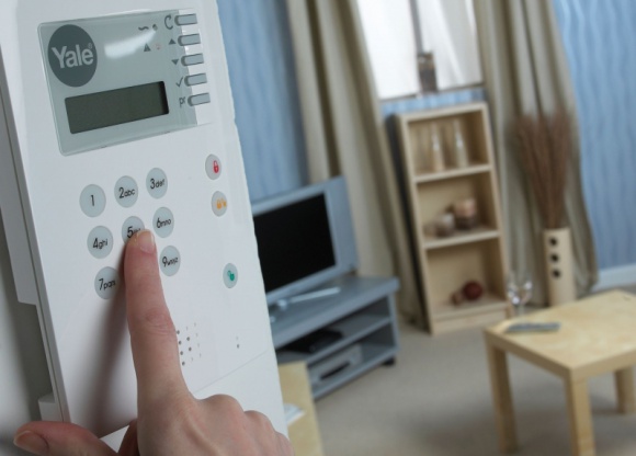 Ile kosztuje bezpieczeństwo? Dom, LIFESTYLE - Ekspert marki Yale opowiada z jakimi kosztami musimy się liczyć chcąc odpowiednio zabezpieczyć nasz dom przed nieproszonymi gośćmi.