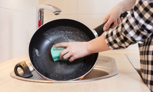 Czystość bez zarysowań – zmywak Pur Active marki Vileda