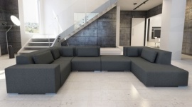 Zalety symetrii Dom, LIFESTYLE - Ustawienie w salonie dwóch sof naprzeciw siebie to rozwiązanie nieczęsto spotykane w polskich wnętrzach. Tymczasem ma ono wiele zalet, które przemawiają za tym, by stosować je znacznie częściej. Modele do takich aranżacji znajdziemy w ofercie marki Adriana Furniture.