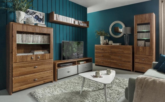 Meble Leda w kolorze drewna i srebra Dom, LIFESTYLE - Czy połączenie tradycyjnego drewna może z powodzeniem łączyć się z chłodnym odcieniem srebra? Marka Black Red White pokazuje, że taka kombinacja w kolekcji Leda nie tylko jest pomysłowa, ale i elegancka.