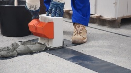 Dlaczego pierwsza warstwa muru jest kluczowa dla całej przegrody? Dom, LIFESTYLE - Bloczki silikatowe to funkcjonalny materiał do wznoszenia ścian zewnętrznych i wewnętrznych. Dzięki dużej dokładności wymiarowej mogą być łączone na tzw. zaprawę cienkowarstwową, co umożliwia szybkie i precyzyjne budowanie bez ryzyka powstawania mostków termicznych.