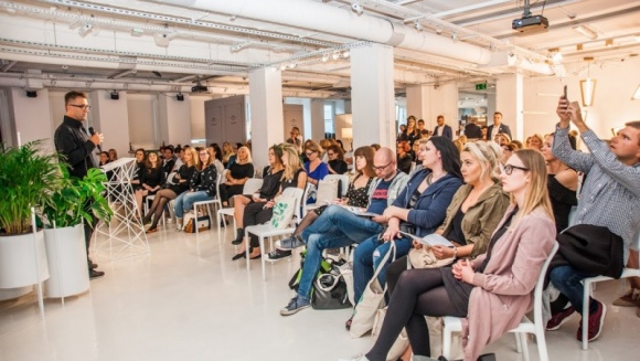 OKK! design zawsze w trendach – relacja z 12. edycji Dom, LIFESTYLE - Za nami kolejne spotkanie w ramach OKK! design – renomowanego cyklu konferencji, dedykowanych architektom, projektantom wnętrz oraz wszystkim osobom związanym z branżą wnętrzarską.