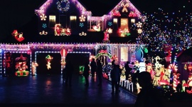 Planując zimową iluminację pomyśl o sąsiadach Dom, LIFESTYLE - Pierwsze dni grudnia to czas, kiedy największe polskie miasta rozświetlają tysiące kolorowych lampek.