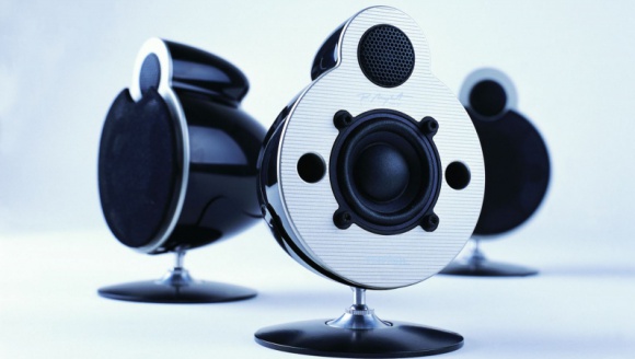 Kultowe głośniki projektu Roberta Majkuta w Muzeum Narodowym w Krakowie! Dom, LIFESTYLE - Muzeum Narodowe w Krakowie przygotowuje wystawę poświęconą polskiemu wzornictwu: “Z drugiej strony rzeczy. Polski dizajn po roku 1989”. Ekspozycja zostanie otwarta dla zwiedzających 6 kwietnia i będzie składać się z najbardziej intrygujących projektów powstałych po 1989 roku.