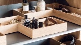 Zabawa w „chowanego” tylko w dobrze zorganizowanej garderobie Dom, LIFESTYLE - Szafa z funkcją garderoby to niezwykle pojemny temat. Nie oszukujmy się – w polskich realiach rzadko kto może pozwolić sobie na przeznaczenie całego pomieszczenia i urządzenie w nim garderoby.