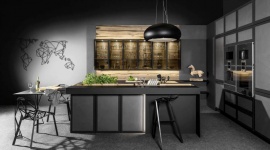 6 ważnych trendów z targów Meble Polska Dom, LIFESTYLE - Wiosenna edycja targów Meble Polska potwierdziła, że w designie mebli coraz ważniejsza jest personalizacja, funkcjonalność i jakość wykonania. Proste płaszczyzny frontów uzupełniają szklane witryny, a centrum kuchennego świata stała się wyspa wyposażona w pojemne szuflady.