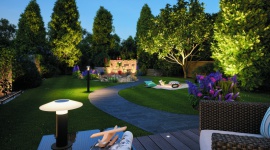 Lampy do ogrodu – które najlepsze? Dom, LIFESTYLE - Dla szczęśliwych posiadaczy ogrodów oświetlenie terenu wokół domu jest bardzo istotne. Jak w takim razie dobrze dobrać lampy zewnętrzne i które są najlepsze?