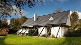 Blachodachówki w ofercie Braas Dom, LIFESTYLE - Marka Braas doskonale znana z wysokiej jakości dachówek ceramicznych i betonowych, wprowadza do swojej oferty nowość – blachodachówki panelowe.