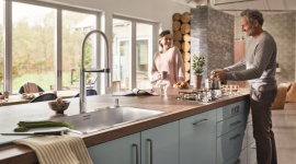 Retro, modern czy eklektyzm? W kręgu kuchennych inspiracji Dom, LIFESTYLE - W kuchennym wzornictwie prym wiodą dwa dominujące nurty: elegancka klasyka oraz szlachetny i oszczędny w formie minimalizm. Oba style cieszą się popularnością i od dłuższego czasu pozostają w trendach.