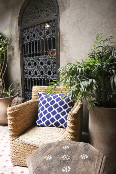 Wnętrze inspirowane Orientem Dom, LIFESTYLE - Marzysz o wakacjach przez cały rok? Zaproś je do swojego domu pod postacią niebanalnych dodatków wystroju wnętrz - orientalne pledy, koce i poszewki w mgnieniu oka odmienią Twoje wnętrza, nadając im egzotycznego charakteru.