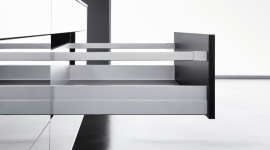 Kuchnia w perfekcyjnej odsłonie Dom, LIFESTYLE - Wszyscy marzymy o perfekcyjnie wyposażonej kuchni, w której każdy przedmiot doskonale spełnia swoją funkcję, a technologia idzie w parze z dobrym designem. Dzięki innowacyjnym rozwiązaniom, jest to możliwe. Wiele inspiracji można znaleźć w najnowszej ofercie firmy PEKA.