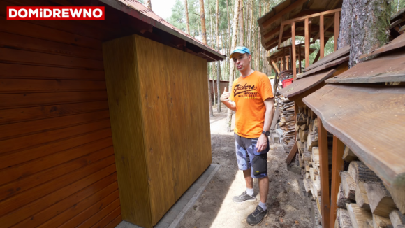 Drewniana szafa na narzędzia w ogrodzie Jak o nią zadbać? Dom, LIFESTYLE - Szafa wykonana z drewna, która pomieści wszystkie rzeczy i stworzy naturalną aranżacją ogrodową. Jak o nią odpowiednio zadbać, aby służyła przez długie lata?