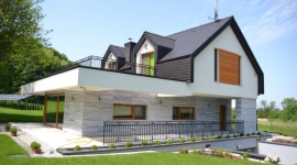 Budujesz dom? Wybierz świadomie i zyskaj spokój na lata Dom, LIFESTYLE - Budowa domu należy do najważniejszych etapów w życiu rodziny, a decyzje z nią związane powinny być bardzo precyzyjnie przemyślane. Na co zwrócić uwagę, by komponenty do budowy domu wybierać świadomie i czuć się bezpiecznie przez wiele lat?