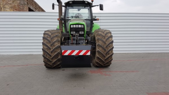Certyfikowany obciążnik do traktora Rolnictwo, BIZNES - Ciągnik jest w gospodarstwie maszyną bazową. Wraz z rozwojem działalności rolnik dokupuje do niego kolejne urządzenia, takie jak np. pług czy kultywator.