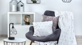 Dodatki w loftowym stylu Dom, LIFESTYLE - Minimalistyczne dodatki, biało-szara kolorystyka i geometryczne wzory odmienią oblicze twojego mieszkania. Elementy rodem z industrialnych przestrzeni świetnie wpisują się w najnowsze trendy wnętrzarskie.