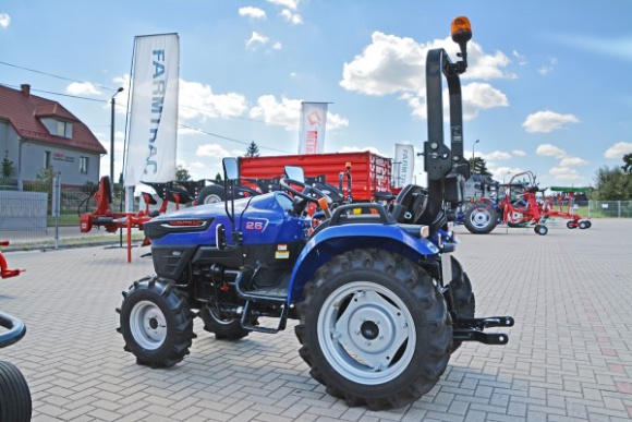 Ciągniki kompaktowe Farmtrac –nowość w ofercie sklepu rolniczego TwojaZagroda.pl