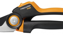 Prezenty pod choinkę – inspiracje Fiskars Dom, LIFESTYLE - Co chcieliby otrzymać pod choinkę miłośnicy ogrodnictwa? Na pewno ucieszy ich zestaw praktycznych, wysokiej jakości produktów, dzięki którym będą mogli realizować swoje ogrodowe pasje. Oto kilka inspiracji Fiskars, które doskonale sprawdzą się jako świąteczne prezenty.