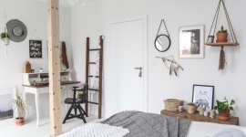 Wymiana drzwi wewnętrznych – jak dopasować je do aranżacji? Dom, LIFESTYLE - Wnętrze nie musi być w całości zmienione, by zyskało charakter. Czasem potrzebna jest tylko wymiana niektórych elementów wyposażenia, np. drzwi, które sprawią, że mieszkanie nabierze oryginalnego wyrazu.