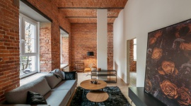 Ostatnie lofty w byłej fabryce papieru Dom, LIFESTYLE - W Nowej Papierni właśnie skończyły się prace budowlane w pięciu ostatnich oryginalnych loftach w pofabrycznym budynku na Przedmieściu Oławskim. Każde wnętrze ozdabia XIX-wieczna czerwona cegła i sklepienia Kleina. Są ponadprzeciętnie wysokie i niezwykle klimatyczne.