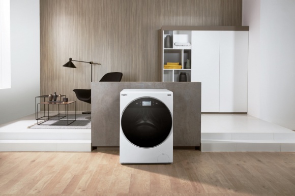 Pralka Whirlpool W Collection Dom, LIFESTYLE - Firma Whirlpool oddaje do dyspozycji urządzenie wyposażone w innowacyjną technologię 6. Zmysł, która eliminuje wszystkie dylematy związane z procesem prania, jednocześnie ograniczając naszą pracę do minimum.