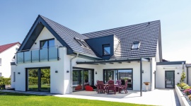 Jak idealnie dopasować dach i wykończenie bryły architektonicznej domu? Dom, LIFESTYLE - Pokrycie dachu zwykle determinuje wybór barwy i materiału, którym będzie wykończona elewacja oraz pozostałe elementy bryły naszego domu.