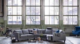 MTI-Furninova - sofa Cafe Dom, LIFESTYLE - Sofy modułowe są trendem aranżacyjnym już od kilku sezonów. Tego typu sofy doskonale sprawdzą się w aranżacji salonu, a dzięki dowolności zestawień idealnie wpiszą się do małych i dużych salonów.