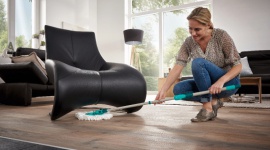 Jak wybrać odpowiedni mop? Dom, LIFESTYLE - Niezależnie od tego czy posiadamy podłogę drewnianą, kamienną czy panele, powinniśmy zainwestować w wysokiej jakości sprzęt do jej pielęgnacji.