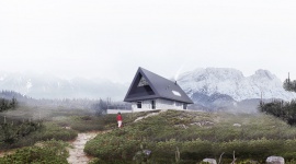 Dom z prywatnym Giewontem Dom, LIFESTYLE - Koncepcja prezentowanego domu opiera się na silnej zależności pomiędzy budynkiem, a otaczającą go przyrodą. Projekt bryły, usytuowanej na widokowej działce w Kościelisku, powierzono interdyscyplinarnej pracowni BXBstudio.