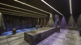 Dekton® Grip+: innowacja, bezpieczeństwo i gładkie wykończenie Dom, LIFESTYLE - Nowa technologia Grip+ to zaawansowany, innowacyjny zabieg, który sprawia, że ultrakompaktowe powierzchnie Dekton posiadają wyjątkową odporność na poślizg i maksymalne bezpieczeństwo użytkowania.