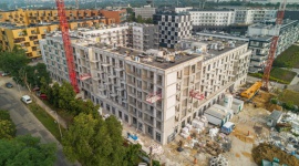 Wrocławski Kwadrat się powiększa Dom, LIFESTYLE - We Wrocławiu, niedaleko Centrum Historii Zajezdnia, trwa budowa drugiego etapu inwestycji Kwadrat. Właśnie rozpoczęły się prace przy elewacji, która wyróżni się ceramicznymi, szkliwowymi płytkami klinkierowymi.