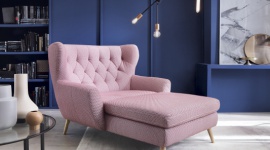 W strefie relaksu Dom, LIFESTYLE - Szezlong, zwany także leżanką, przez wiele lat funkcjonował jako symbol wnętrzarskiego luksusu, stworzonego z myślą o przestronnych apartamentach i rezydencjach. Teraz bez skrępowania można się nim cieszyć we własnym domu.