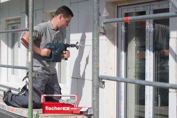 Pewność kotwienia w izolacji Dom, LIFESTYLE - Budynki energooszczędne i pasywne charakteryzują się niskim zapotrzebowaniem na energię, potrzebną np. do ogrzania pomieszczeń. To parametr możliwy do osiągnięcia jedynie w przypadku właściwie zaizolowanego obiektu.