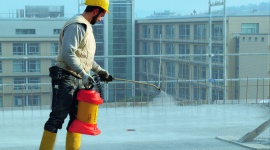 Opryskiwacz – ekspert do zadań chemicznych Dom, LIFESTYLE - Nie obejdzie się bez niego żadna szklarnia, budowa czy warsztat mechaniczny, choć mówi się o nim rzadko. To niedoceniane narzędzie pracuje w skrajnie trudnych warunkach. Musi się więc wykazać wyjątkowymi umiejętnościami.