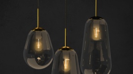 Nowość! Kolekcja PEAR marki Nowodvorski Lighting – sposób na wnętrze ze smakiem Dom, LIFESTYLE - Elementy wykonane ze szkła zyskują coraz większą popularność w wystroju wnętrz. Szklane schody, ściany, blaty kuchenne, balustrady czy klosze wykonane z tego surowca urozmaicają przestrzeń i dodają jej oryginalności. W ten trend wpisały się oprawy z serii PEAR.