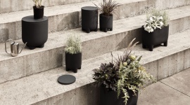 Zaaranżuj swój ogród i balkon marzeń z BoConcept Dom, LIFESTYLE - Otwórz drzwi, zyskaj dodatkową przestrzeń i relaksuj się komfortowo spędzając czas z bliskimi na świeżym powietrzu.