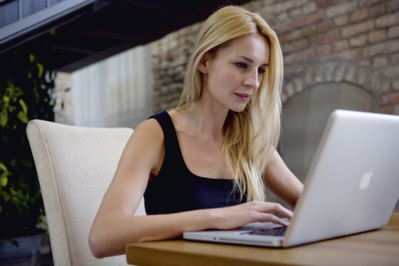 Klienci i architekci mogą liczyć na wsparcie Franke online Dom, LIFESTYLE - W najbliższy poniedziałek i wtorek Franke uruchamia cykl porad online. Eksperci marki zaprezentują wiele przydatnych rozwiązań i odpowiedzą na pytania. Porady adresowane są do klientów indywidualnych oraz architektów i projektantów wnętrz.