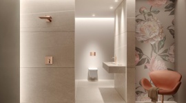 Nowoczesny romantyzm – odkrywamy nowe oblicze łazienki Dom, LIFESTYLE - Romantyzm wkracza do pomieszczeń sanitarnych. My poddajemy go współczesnej interpretacji i podpowiadamy, jak urządzić łazienkę, w której klasyczny styl przenika się z nowoczesnością.