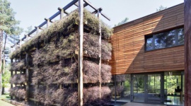 Prawdziwie rodzinny dom architekta Dom, LIFESTYLE - Rodzina to jedna z najważniejszych wartości w życiu architekta Bogdana Kulczyńskiego. Dlatego jednym z jego marzeń było zbudowanie domu dla siebie i bliskich – wielopokoleniowego, pełnego ludzi, otwartego dla gości.