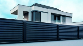 Pełne czy ażurowe – jakie ogrodzenie sprawdzi się najlepiej na twojej dziace? Dom, LIFESTYLE - Ogrodzenie spełnia wiele funkcji – oprócz wyznaczania granic, może też chronić przed wtargnięciem osób z zewnątrz, zapewniać prywatność, ale też eksponować piękno budynku i ogrodu, zdobić oraz otwierać na otaczający krajobraz.